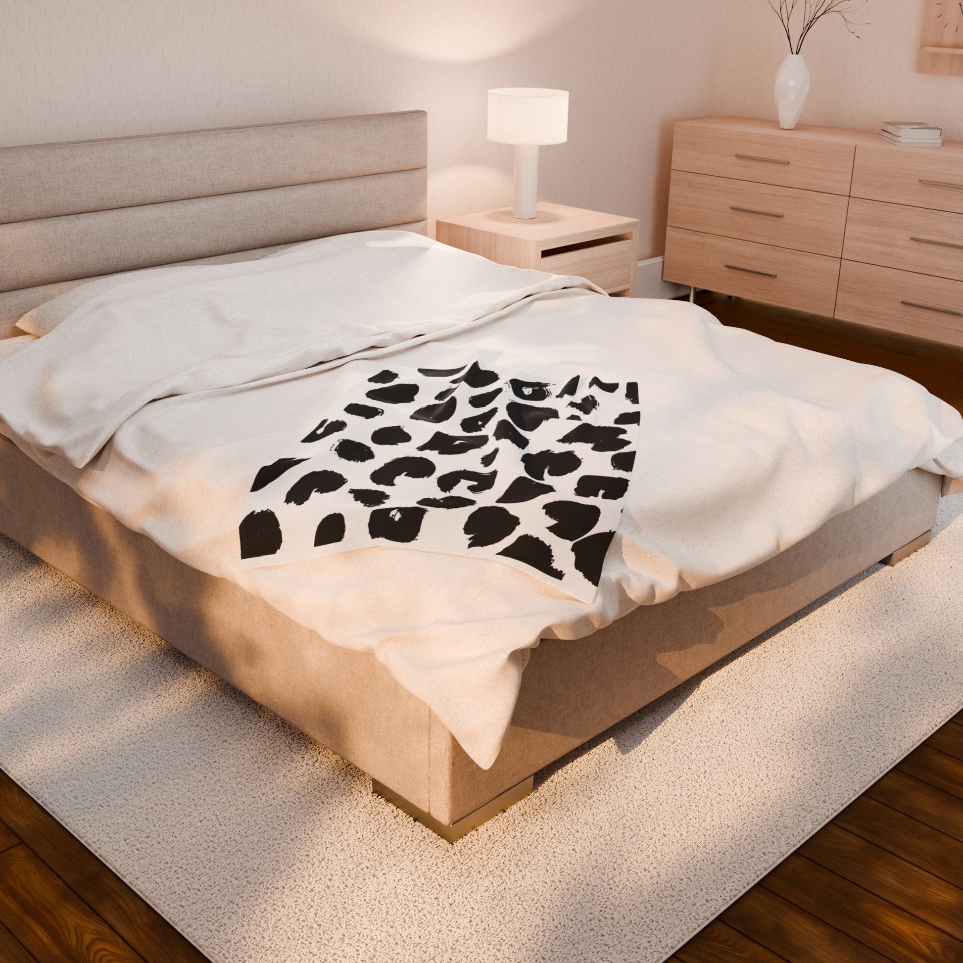 Chic Leopard Print Velveteen Plush Blanket, Cozy Throw for Home, Stylish Gift, Perfect for Winter Evenings, Bedroom Decor